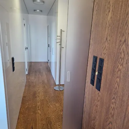 Apartman 8, Liben Appartement